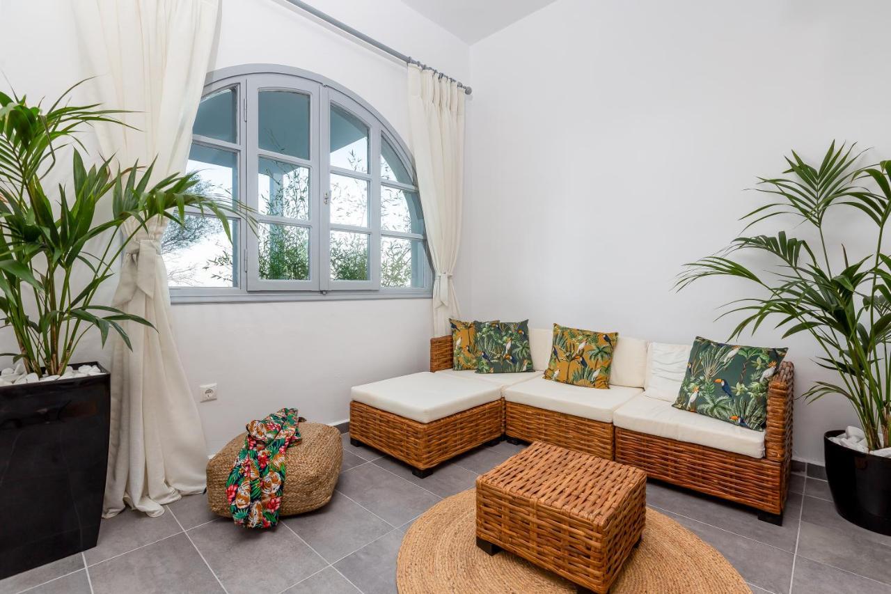 Divino Suites (Adults Only) ثيرا المظهر الخارجي الصورة